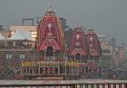 पुरी रथ यात्रा 2026: सिंहद्वार पहुंचे तीनों दिव्य रथ, महाप्रभु की रथयात्रा का समय जारी