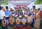तिल्दा-नेवरा शाला प्रवेशोत्सव में मेधावी विद्यार्थियों का सम्मान, टंकराम वर्मा और नवीन अग्रवाल ने बढ़ाया उत्साह