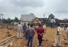 रायपुर निगम की बड़ी कार्रवाई: मानसपुरम में 2000 वर्गफीट के अवैध व्यावसायिक निर्माण पर चला बुलडोजर, 12 कॉलम तोड़े**