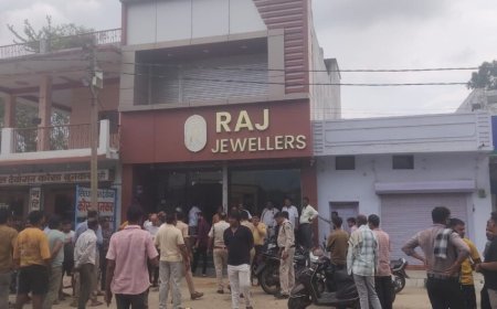 कोरबा में दिनदहाड़े ज्वैलर्स में खूनी लूट, संचालक पर चाकू से हमला कर सोने-चांदी के आभूषण लेकर फरार