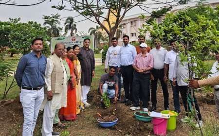शौण्डिक समाज ने श्री सत्य साईं संजीवनी हॉस्पिटल में किया वृक्षारोपण, पर्यावरण संरक्षण का दिया संदेश