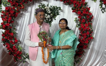नगरी प्रवास पर नेता प्रतिपक्ष चरणदास महंत का कांग्रेस कार्यकर्ताओं ने किया स्वागत