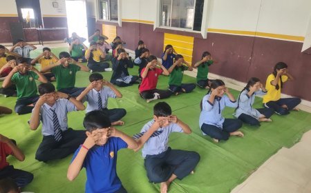 अशोका पब्लिक स्कूल में आर्ट ऑफ लिविंग प्रशिक्षण संपन्न, प्रतिभागियों ने सीखी तनावमुक्त जीवन की कला