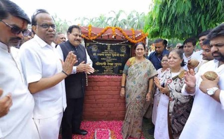 शालीमार बाग और पीतमपुरा में विकास कार्यों की समीक्षा, मुख्यमंत्री रेखा गुप्ता ने अधिकारियों को दिए सख्त निर्देश