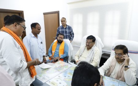 सहयोग केंद्र पहुंचे खाद्य मंत्री दयाल दास बघेल, कार्यकर्ताओं से किया सीधा संवाद