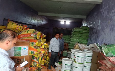 उर्वरक वितरण में अनियमितता पर कार्रवाई, महालक्ष्मी कृषि केंद्र का लाइसेंस 15 दिन के लिए निलंबित