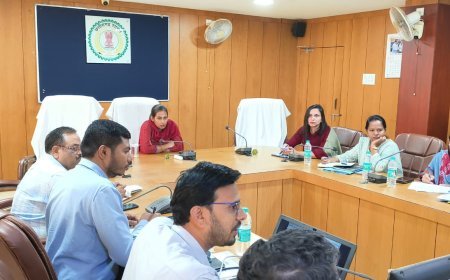 समय-सीमा बैठक में कलेक्टर सख्त, वीबी जी राम योजना और सीएम हेल्पलाइन मामलों में तेजी लाने के निर्देश