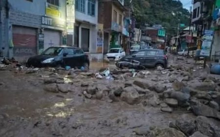 जम्मू-कश्मीर में बादल फटने से भारी तबाही, डोडा में NH-244 बंद, राहत-बचाव अभियान जारी