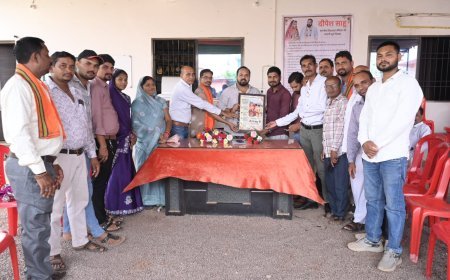 कुसमी नगर पंचायत के नवनियुक्त एल्डरमैनों ने विधायक से की सौजन्य भेंट, विकास के लिए जताई प्रतिबद्धता