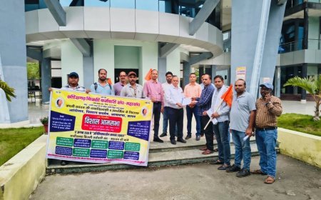 OPS की मांग को लेकर बिजली उत्पादन कर्मचारी संघ का प्रदर्शन, चेयरमैन के नाम सौंपा ज्ञापन