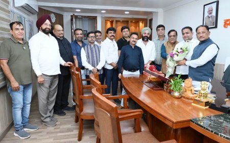 व्यापारियों के हित में चेम्बर की बड़ी पहल, वर्गफुट शुल्क खत्म करने मुख्यमंत्री को सौंपा ज्ञापन
