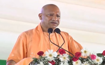 अयोध्या में सीएम योगी का विपक्ष पर हमला, हनुमानगढ़ी और धार्मिक आस्था को लेकर उठाए सवाल
