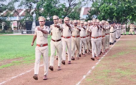 कबीरधाम पुलिस ने सरदार पटेल की 150वीं जयंती पर लगाए 300 पौधे, 'एकता वृक्षारोपण' अभियान से दिया पर्यावरण संरक्षण का संदेश