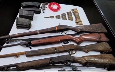 नक्सलियों के बड़े डंप का खुलासा, सोने के बिस्किट समेत हथियार और विस्फोटक बरामद
