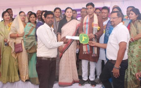 कृषि यंत्रीकरण योजना से बदली किसान तिहारूराम की जिंदगी, 4 लाख के अनुदान से मिला ट्रैक्टर