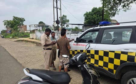 एमसीबी पुलिस का विशेष अभियान, 266 वाहनों की जांच, 65 चालान; नियम मानने वालों को गुलाब देकर किया सम्मान
