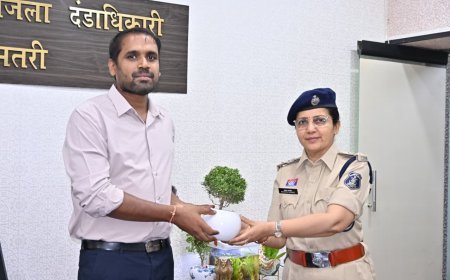 धमतरी की नई एसपी भावना पांडेय ने कलेक्टर से की मुलाकात, कानून-व्यवस्था मजबूत करने पर जोर