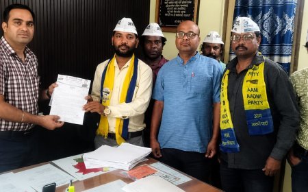 गुढ़ियारी में जलभराव और खुले नालों पर आप का प्रदर्शन, निगम को सौंपा ज्ञापन