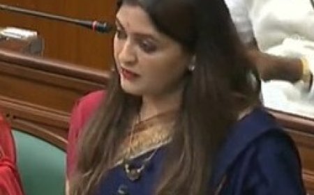 पंडरिया विधायक भावना बोहरा ने विधानसभा में सखी वन स्टॉप सेंटर, रेडी-टू-ईट पोषण आहार, बाल संरक्षण योजनाओं तथा खाद्यान्न भंडारण क्षमता एवं गोदाम निर्माण के विषय में पूछा प्रश्न