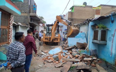 काशीराम नगर में नाली पर बने 23 अवैध कब्जे हटाए, सफाई के बाद सड़क और नाली निर्माण होगा
