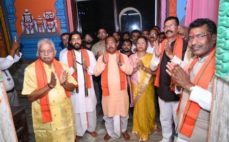 मौसी माता मंदिर में महाप्रभु जगन्नाथ के दर्शन को उमड़ा जनसैलाब, रात्रि आरती में शामिल हुए जनप्रतिनिधि और अधिकारी