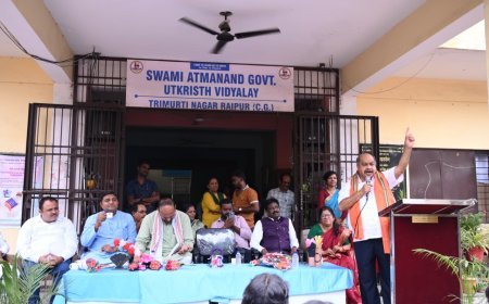 रायपुर में छात्र-छात्राओं को मिली साइकिल की सौगात, पुरंदर मिश्रा बोले- शिक्षा ही सबसे बड़ी ताकत