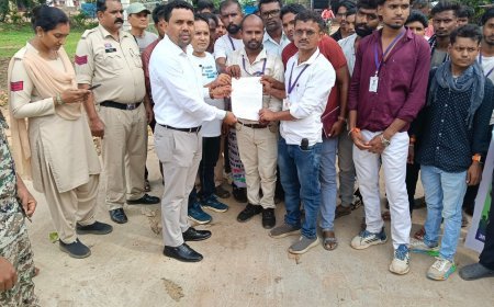 सूरजगढ़ माइंस के डंपरों पर फूटा जनाक्रोश, सड़क पर उतरी परलकोट जन कल्याण संस्था