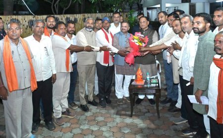सांसद संतोष पांडेय के नेतृत्व में ग्राम पोंडी के ग्रामीणों ने मुख्यमंत्री विष्णुदेव साय से की मुलाकात, ग्राम पोंडी को नगर पंचायत का दर्जा देने व नाम परिवर्तन कर हनुमंत नगर रखने की रखी मांग