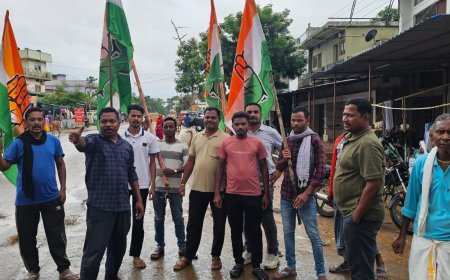 सुकमा में छात्रों पर लाठीचार्ज के विरोध में युवा कांग्रेस और एनएसयूआई ने फूंका प्रधानमंत्री का पुतला