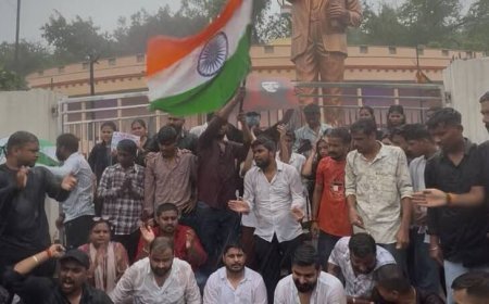 दिल्ली में छात्रों पर लाठीचार्ज के विरोध में रायपुर में एनएसयूआई का प्रदर्शन, शिक्षा मंत्री के इस्तीफे की मांग