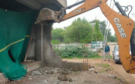 रायपुरा में 2204 वर्गफीट अवैध निर्माण पर चला निगम का बुलडोजर, विभिन्न वार्डों में 8500 रुपये का ई-चालान
