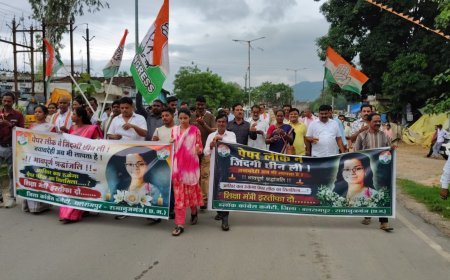 बलरामपुर में प्रतियोगी परीक्षाओं में धांधली के विरोध में राष्ट्रपति के नाम सौंपा ज्ञापन, शिक्षा मंत्री के इस्तीफे और FIR वापस लेने की मांग