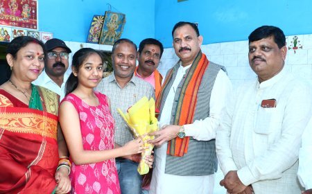चिरमिरी की बेटी माही गुप्ता ने MBBS प्रवेश परीक्षा में 530 अंक हासिल कर बढ़ाया क्षेत्र का गौरव