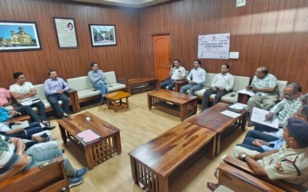 इंदौर रेलवे स्टेशन पर स्टेशन राजभाषा कार्यान्वयन समिति की तिमाही बैठक संपन्न, हिंदी के अधिकाधिक प्रयोग पर दिया गया जोर