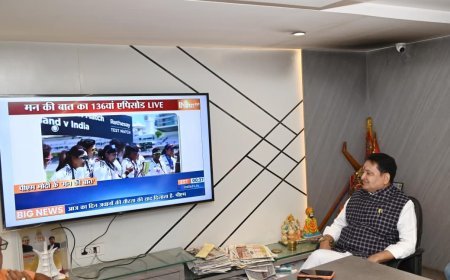 विधायक डॉ. संपत अग्रवाल ने कार्यकर्ताओं संग सुना 'मन की बात', कारगिल के वीरों को किया नमन