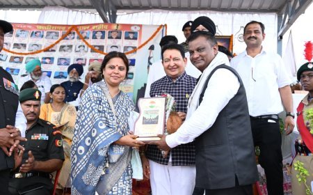 बसना में शहीद स्मारक का लोकार्पण, विधायक डॉ. संपत अग्रवाल बोले- वीरों का बलिदान राष्ट्र की सबसे बड़ी प्रेरणा
