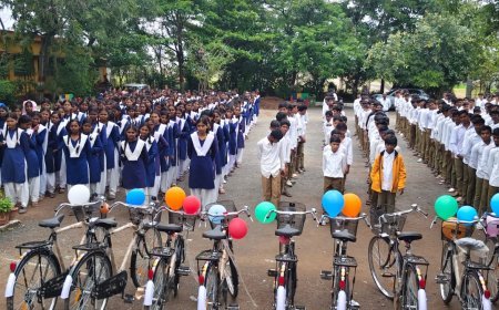 उमरेठ के पीएम श्री स्कूल में 10 छात्राओं को मिली मुख्यमंत्री साइकिल, शिक्षा के लिए बढ़े आत्मविश्वास के कदम