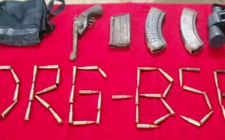 कोयलीबेड़ा में नक्सलियों के मंसूबों पर बड़ा प्रहार, जंगल से हथियार और विस्फोटकों का जखीरा बरामद