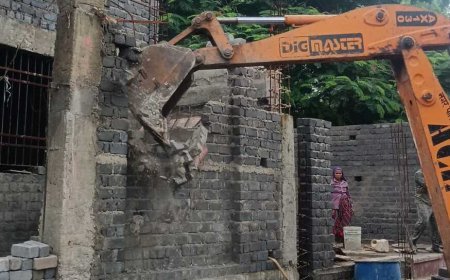 वार्ड 19 में अवैध और अनुमति विपरीत निर्माण पर नगर निगम की कार्रवाई, कई निर्माण तोड़े गए