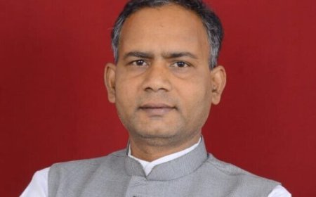 स्कूलों की बदहाली और शिक्षा व्यवस्था पर कांग्रेस का हमला, शिक्षा मंत्री के इस्तीफे की मांग
