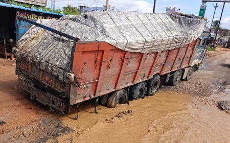 झलप-बागबाहरा मार्ग की बदहाल सड़क पर फूटा लोगों का गुस्सा, मरम्मत में भ्रष्टाचार के आरोप