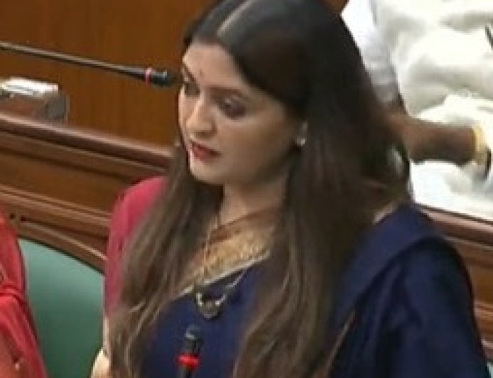 पंडरिया विधायक भावना बोहरा ने विधानसभा में सखी वन स्टॉप सेंटर, रेडी-टू-ईट पोषण आहार, बाल संरक्षण योजनाओं तथा खाद्यान्न भंडारण क्षमता एवं गोदाम निर्माण के विषय में पूछा प्रश्न