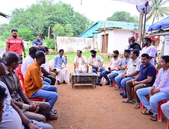 नीट अभ्यर्थी की मौत पर परिजनों से मिले दीपक बैज, विद्यार्थियों के मानसिक स्वास्थ्य पर दिया जोर