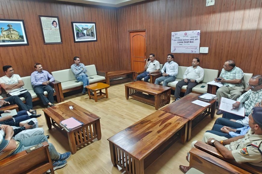 इंदौर रेलवे स्टेशन पर स्टेशन राजभाषा कार्यान्वयन समिति की तिमाही बैठक संपन्न, हिंदी के अधिकाधिक प्रयोग पर दिया गया जोर