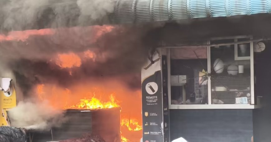 डोंगरगढ़ के गोल बाजार में भीषण आग, कई दुकानें चपेट में, दमकल की टीमों ने संभाला मोर्चा
