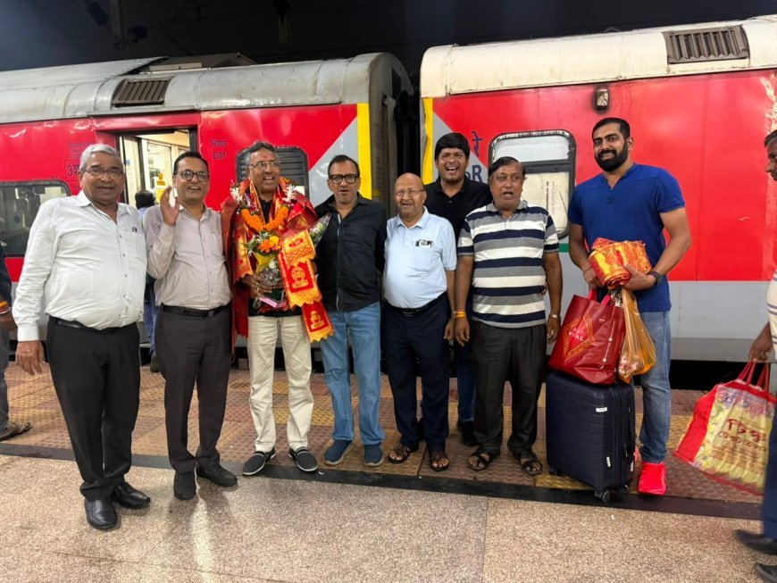 रायपुर आगमन पर अखिल भारतीय अग्रवाल सम्मेलन के राष्ट्रीय अध्यक्ष बसंत मित्तल का भव्य स्वागत