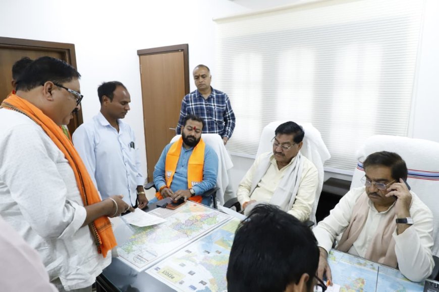 सहयोग केंद्र पहुंचे खाद्य मंत्री दयाल दास बघेल, कार्यकर्ताओं से किया सीधा संवाद