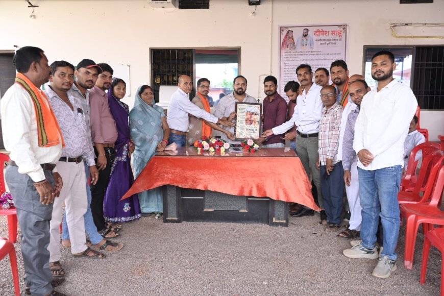 कुसमी नगर पंचायत के नवनियुक्त एल्डरमैनों ने विधायक से की सौजन्य भेंट, विकास के लिए जताई प्रतिबद्धता