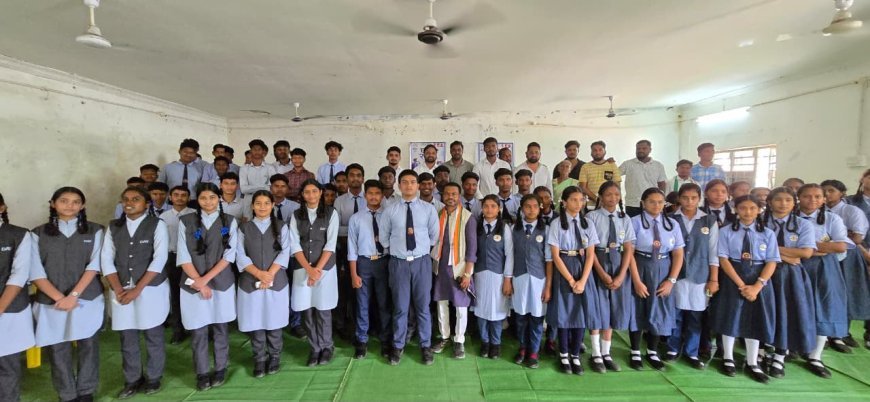 कोंटा में छात्र संवाद कार्यक्रम, हरीश कवासी ने विद्यार्थियों से सुनी समस्याएं