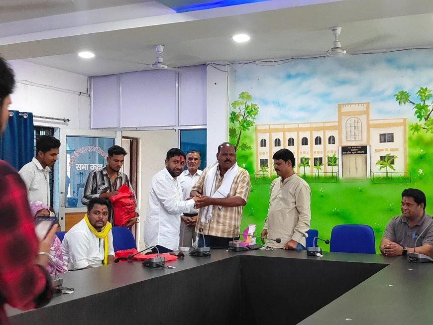 जन्मदिवस पर सफाई मित्रों का सम्मान, न्युटन में भाजपा नेता अश्विनी यदुवंशी की अनूठी पहल